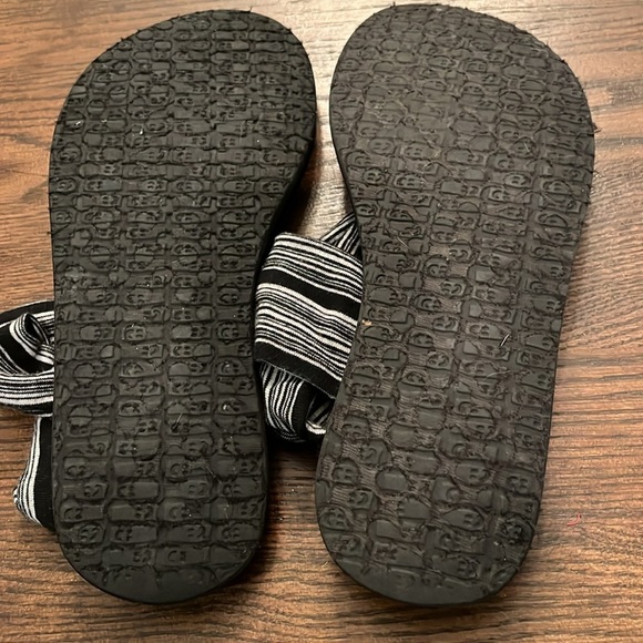 Sanuk Women's Yoga Sling Black Sandals Yoga Mat Slip On Flip Flops, size 7 - Picture 5 of 5